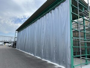 パイプ入りカーテン　工場倉庫　カーテン　ビニールカーテン